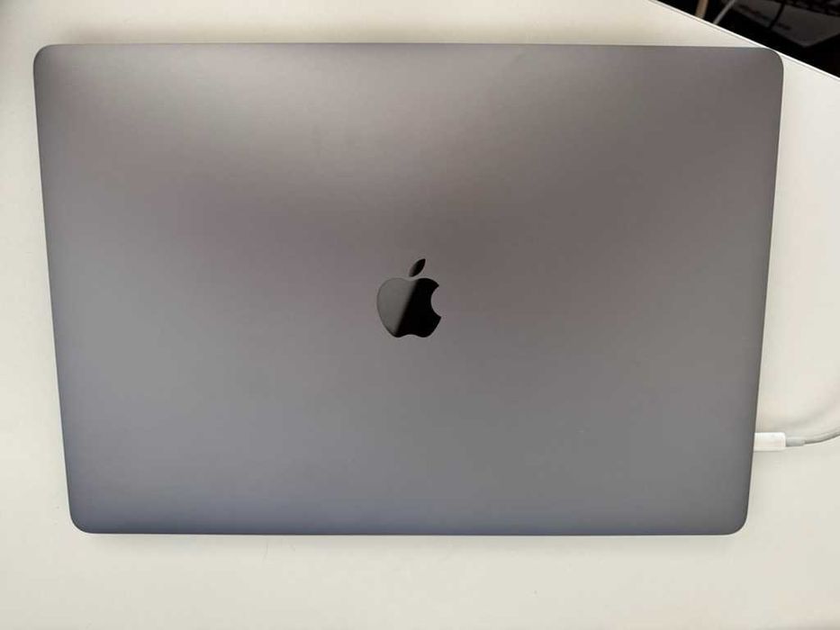 Macbook Pro 2017, TouchBar, 15', i7 - 3,1 GHz, 1TB (max custom build)