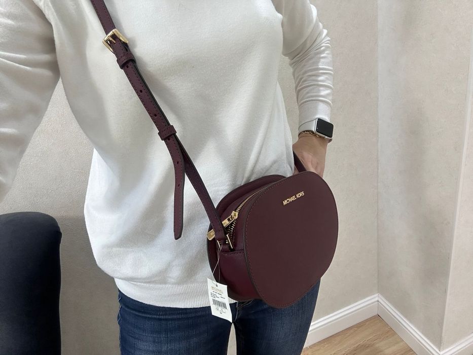 Кожаная сумка от бренда Michael Kors в оригинале