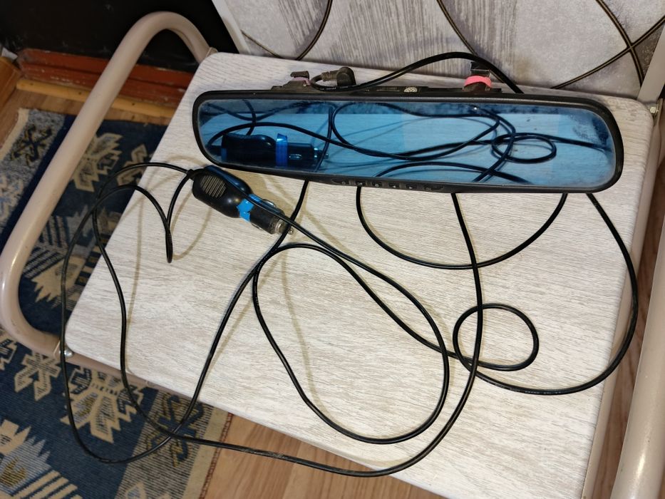 Зеркало-регистратор для авто