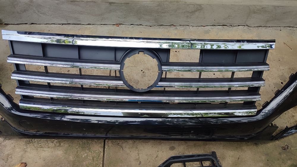 Grila masca fata Vw Touareg 3 model 2020 CR7