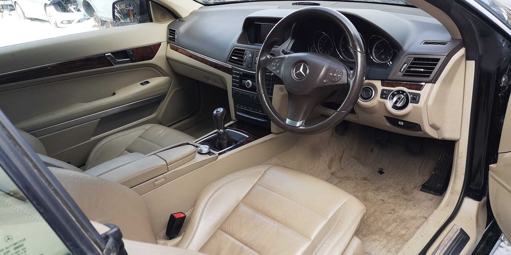 НА ЧАСТИ E250 204 к.с. C207 Cabrio ръчка OM651 200 к км