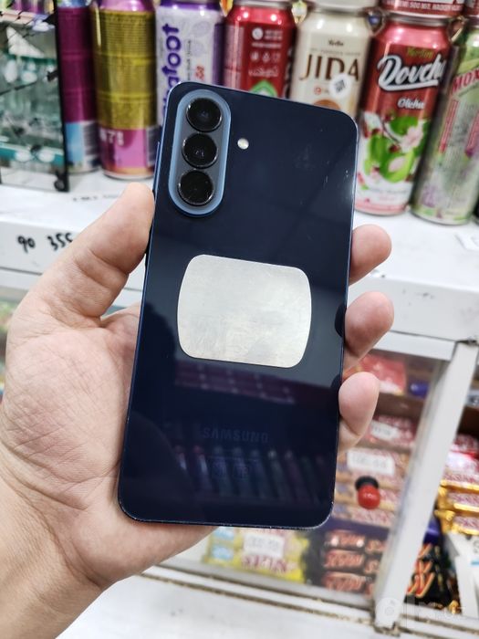 Samsung Galaxy A57 5G 8/256 GB ideal srochna sotladi aybi yoq