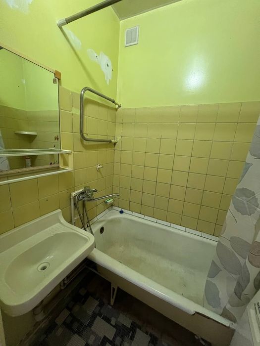 Срочно сдаю 1комнатная квартира свежий ремонтом со всеми удобствами...