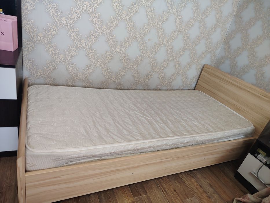 Односпальная кровать