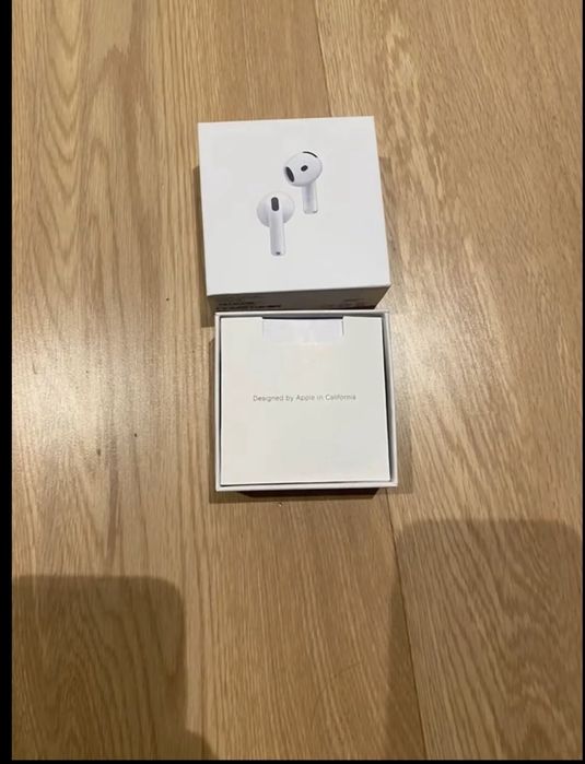 AirPods 4 in stare impecabila