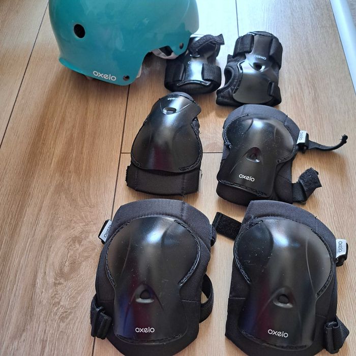 Предпазна каска и протектори (колело, ролери)