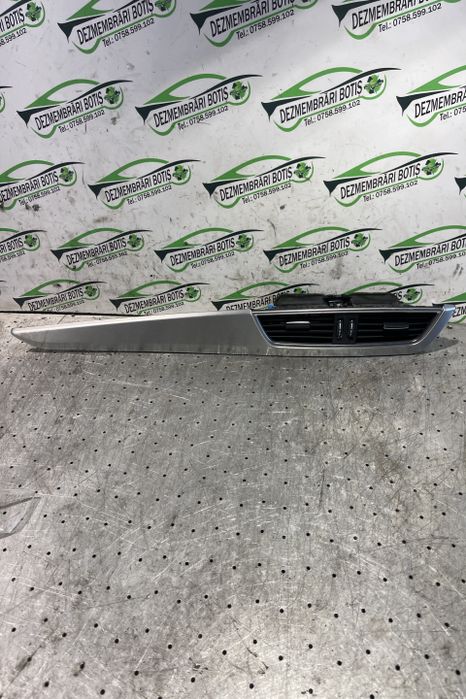 Grila ventilatie bord centru A 204 830 6154 Mercedes-Benz C-Class W20