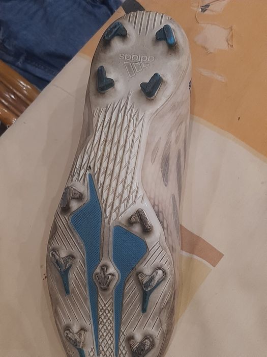 Три чифта бутонки 1-Nike tiempo pro 2-Nike Mercurial pro 3-Adidas