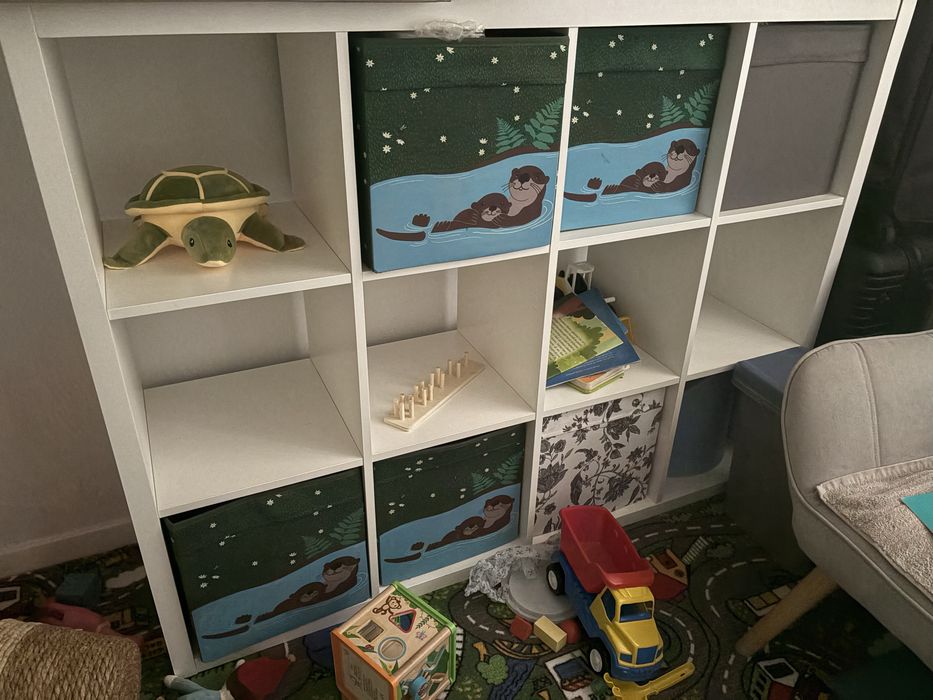 Etajera Ikea Kallax 147 x 147