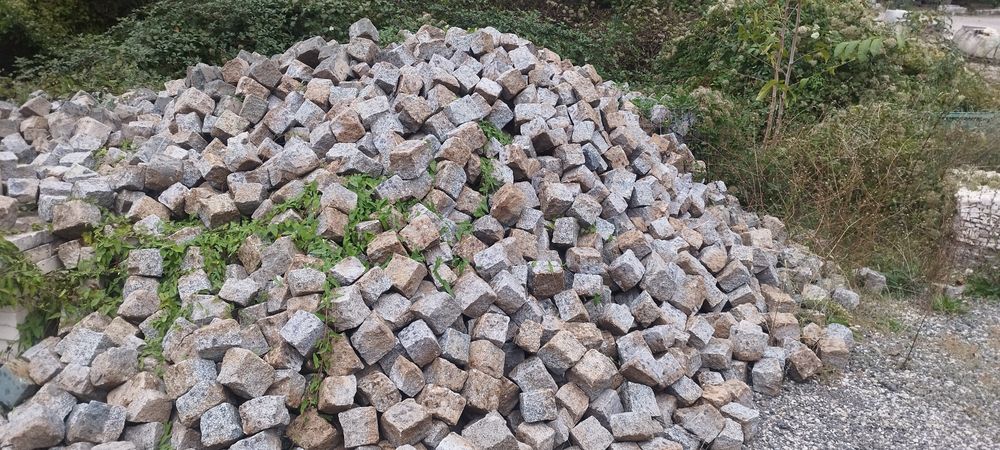 Гранитни  павета