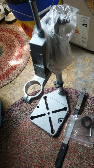 Продам стойку для дрели новая