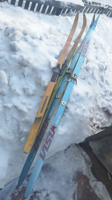 Лыжи беговые 2 пары