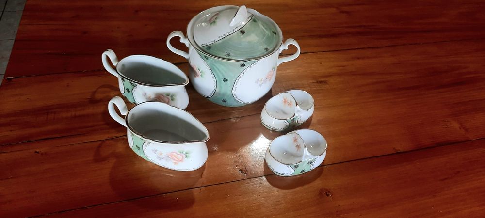 set servire vintage suflat cu aur Apulum