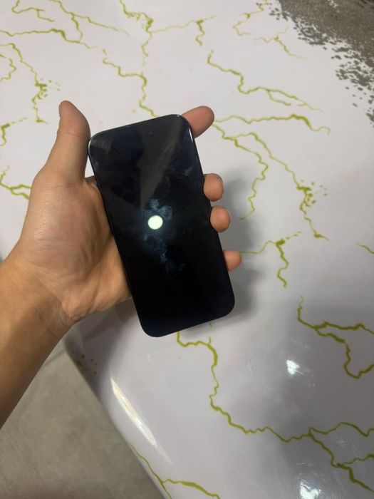 продам айфон 15 срочно