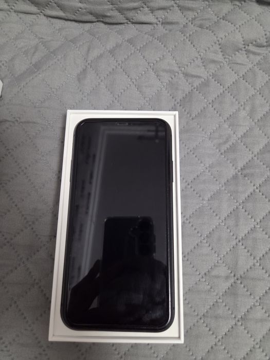 iPhone 11 с коробкой
