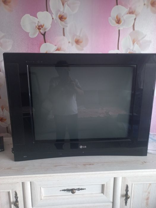 Продам телевизор LG