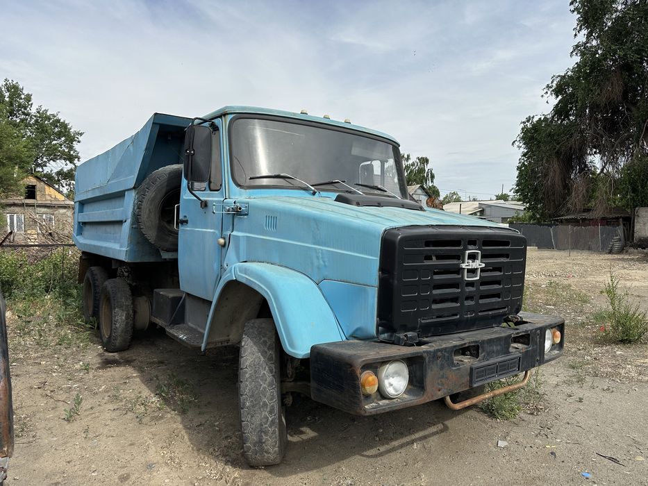 Продается Зил можно по запчастям