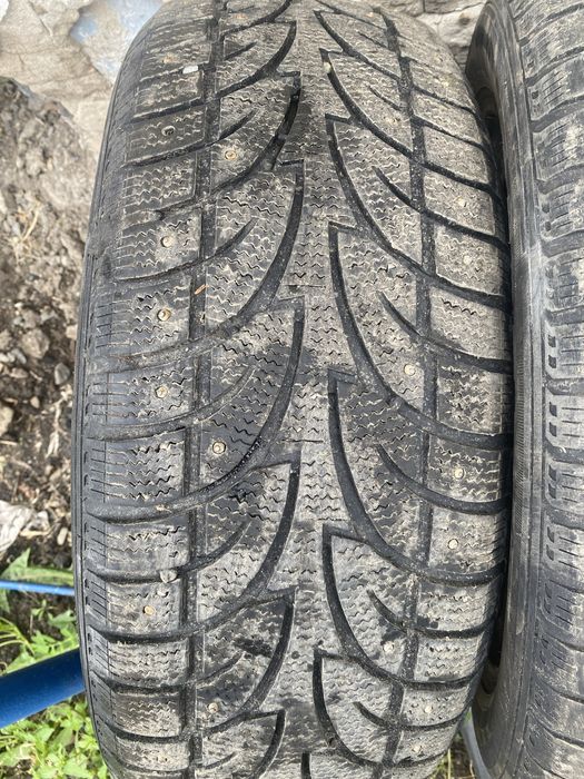 Продам зимнюю резину 235/55 R18