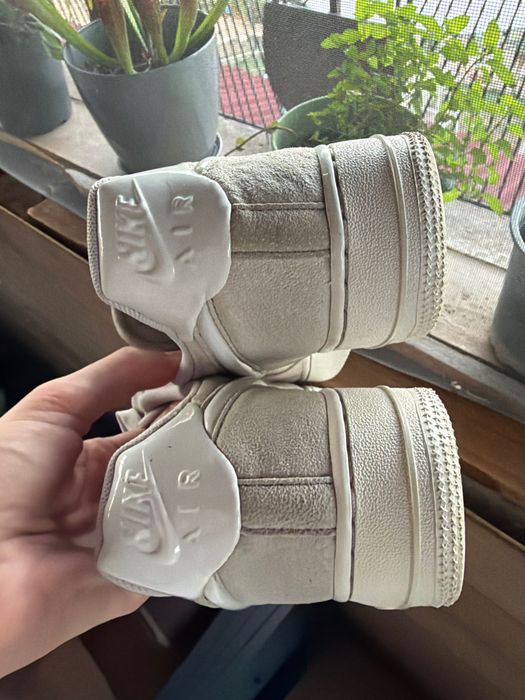 Nike Air Force 1, номер 40,5, от велур в цвят екрю