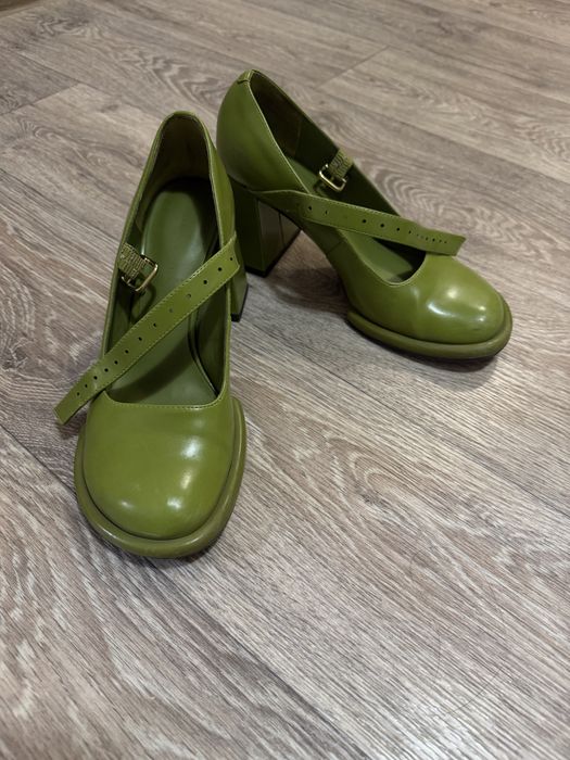 Продам туфли оригинальные