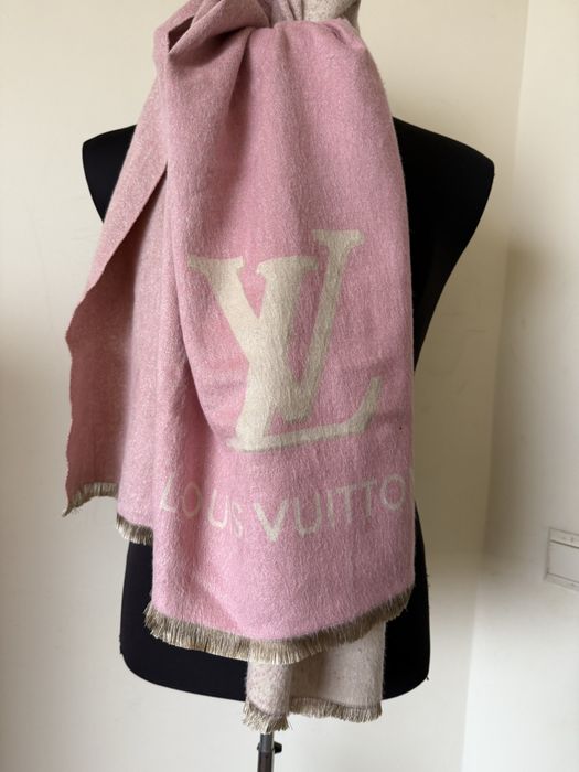 Fular Louis Vuitton , impecabil