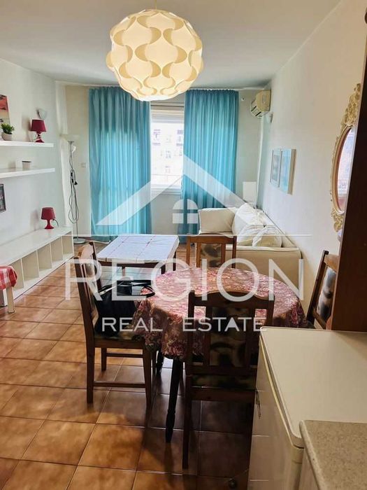 Дава се под наем Двустаен апартамент в Варна, Колхозен пазар - 68 кв.м за 348.84 € - Снимка #1