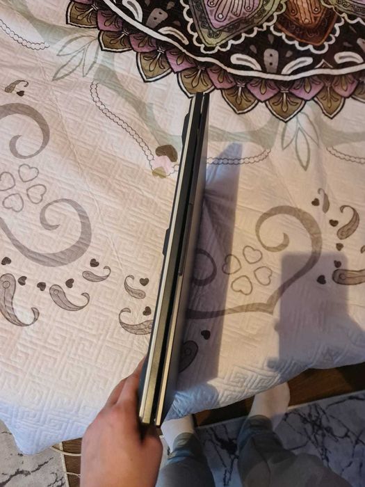 ASUS ROG Strix G18 i9-14900HX / RTX 4060 140W / 32GB RAM / 240Hz 0.1TS