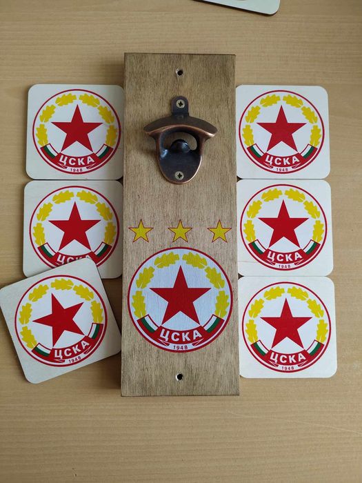Сет от отварачка за стена и 6 подложки за чаши с логото на ЦСКА