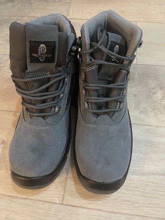 Спец обувь 10 тыс новое