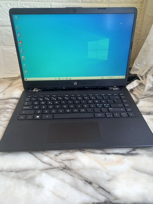 Лаптоп HP, 14.0", AMD 3020e 8gb ddr4 Radeon RX Vega 3