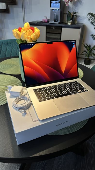 Apple Macbook air 15 baterie 100%