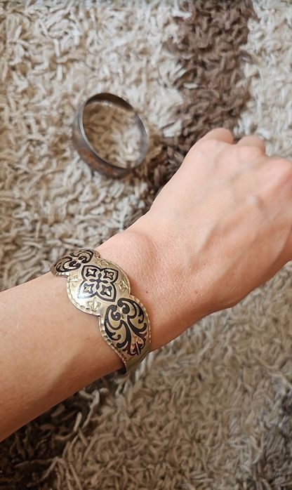 Продам серебряные браслеты