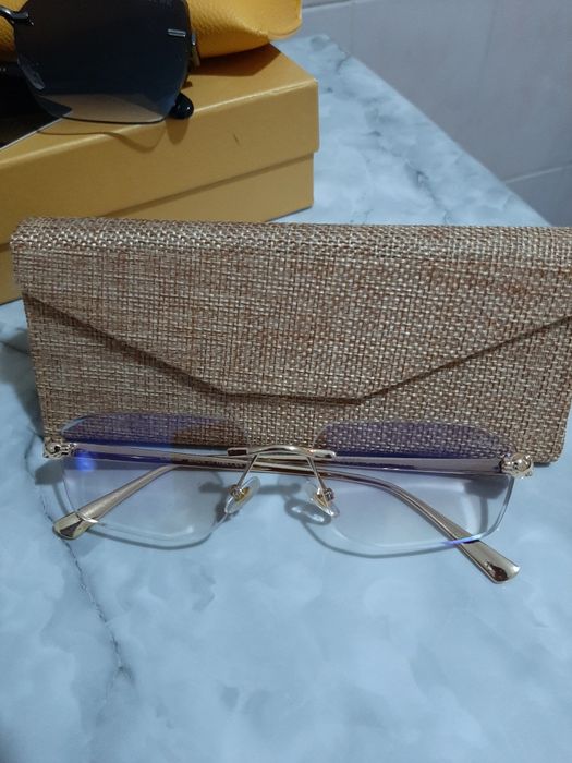 Продаю женские солнцезащитные очки