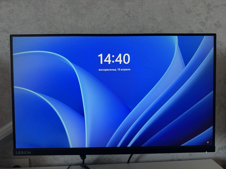 Монитор: Lenovo Legion 240hz 24.5