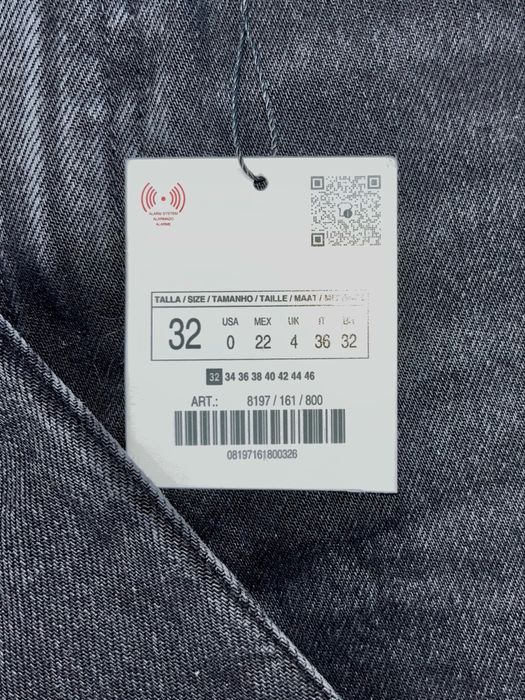 Дънки Zara с етикет