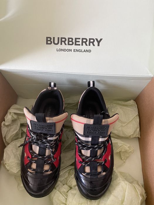 Adidasi Burberry originali 34