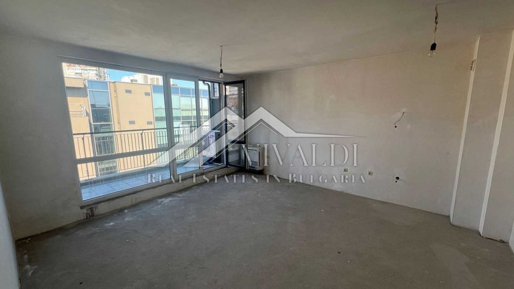 Продава се Тристаен апартамент в Варна, Левски - 86 кв.м за 2547 €/кв.м - Снимка #6