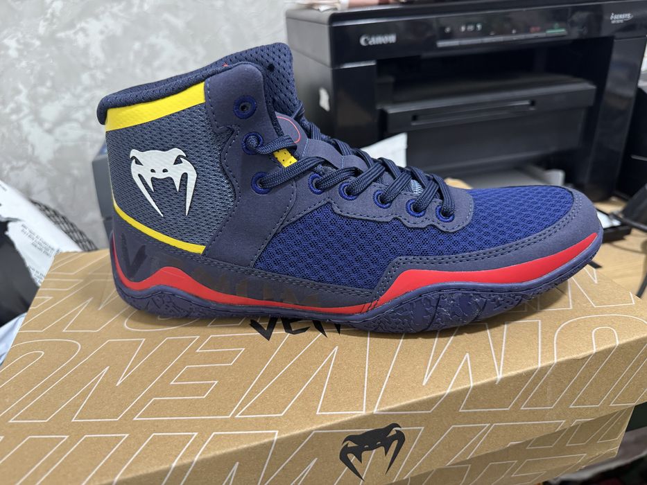 Продаеться борцовка Venum elite wrestling 41 размер.