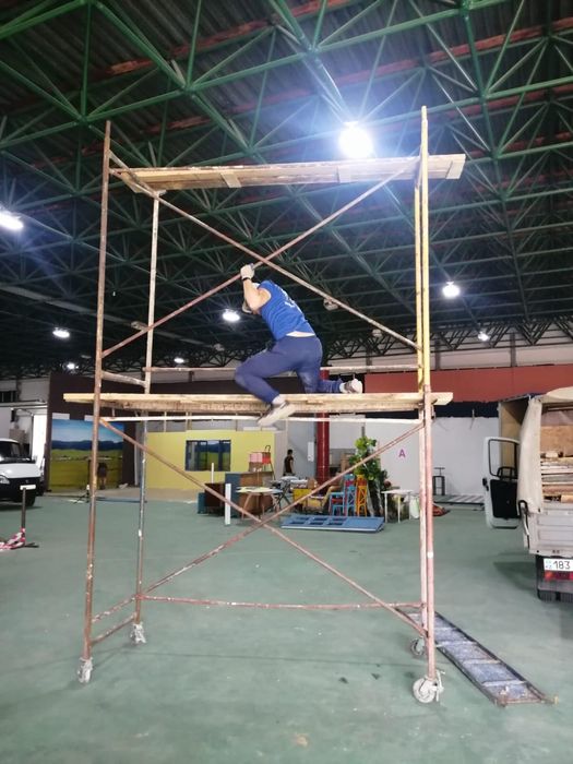 Выгодная аренда фасадных лесов без залога с трапами