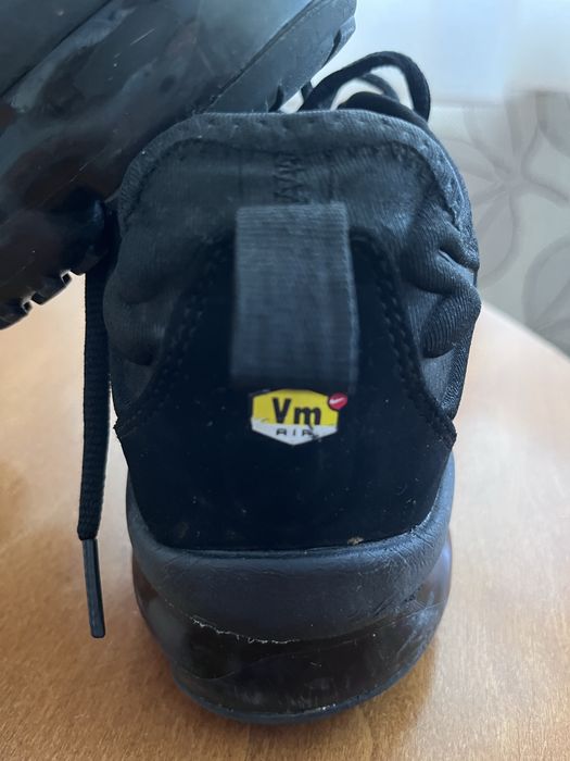 Маратонки оригинални.