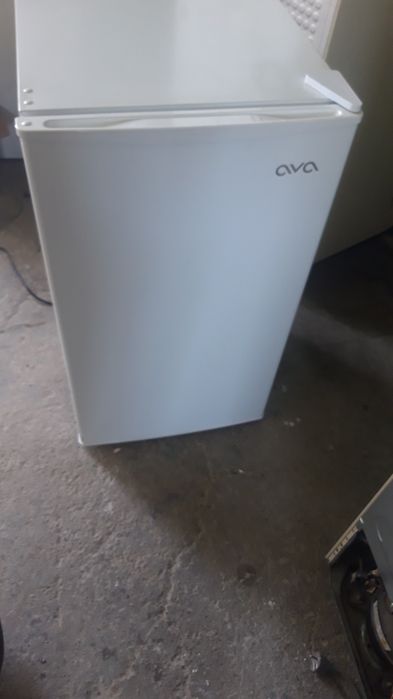 Срочно продам Офисный холодильник