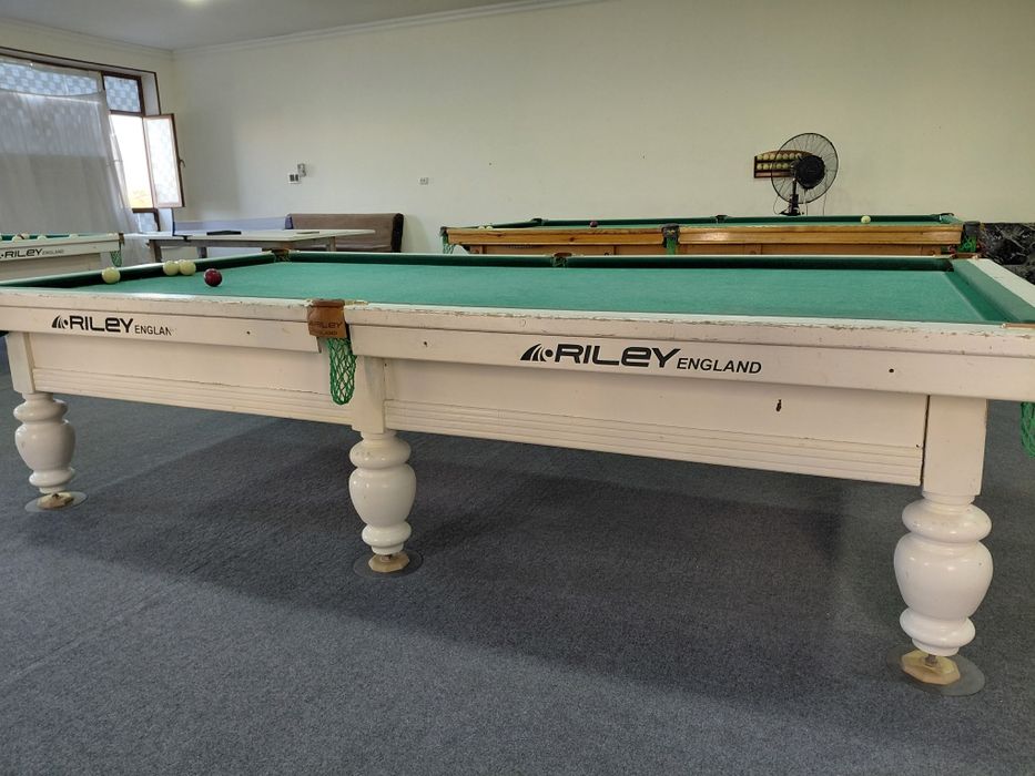 Bilyardni stol sotiladi