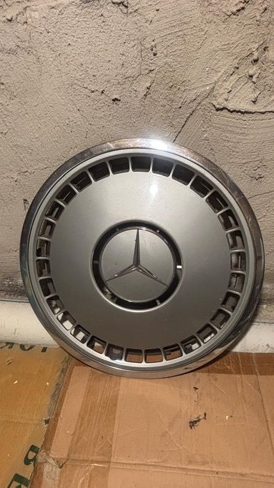 Оргинал колпак на мерседес 140