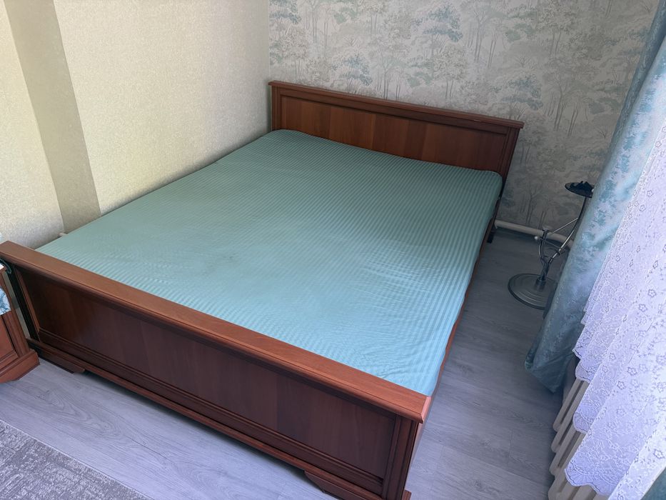 Продам кровать и шифоньер (без матраса)