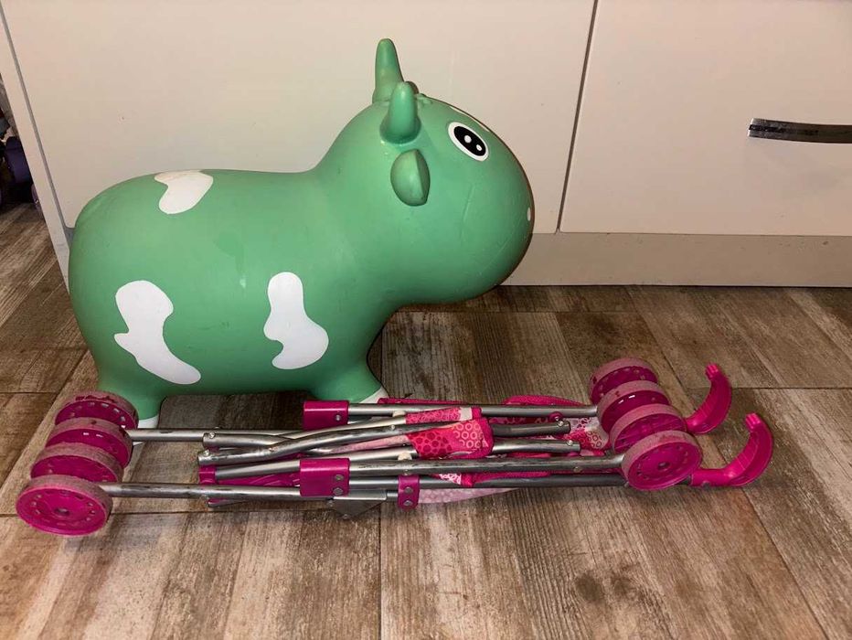 Играчка за скачане "Кравичката Бела" и количка за кукли