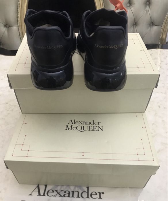 Adidasi Alexander McQueen nou