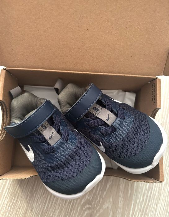 Бебешки маратонки Nike revolution 6