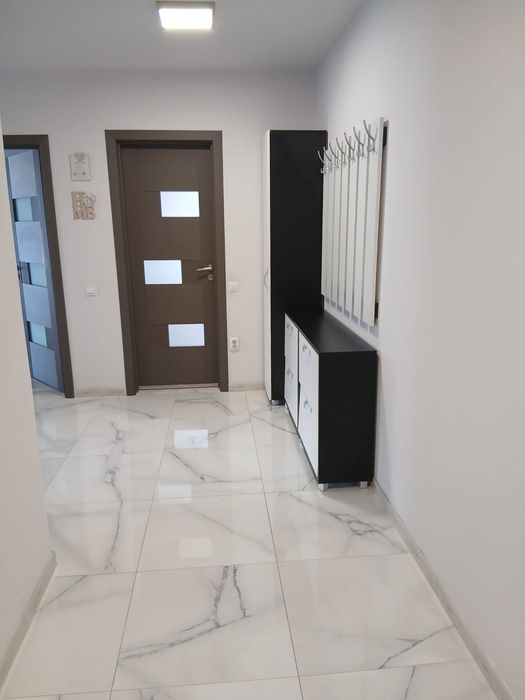 Închiriez apartament cu două camere în Florești
