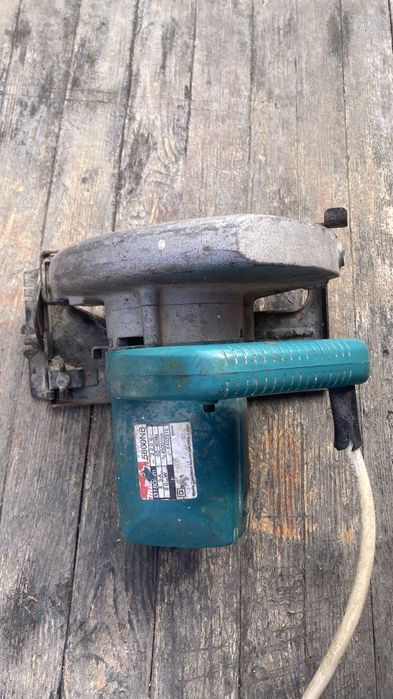 дисковая пила Makita 5800NB