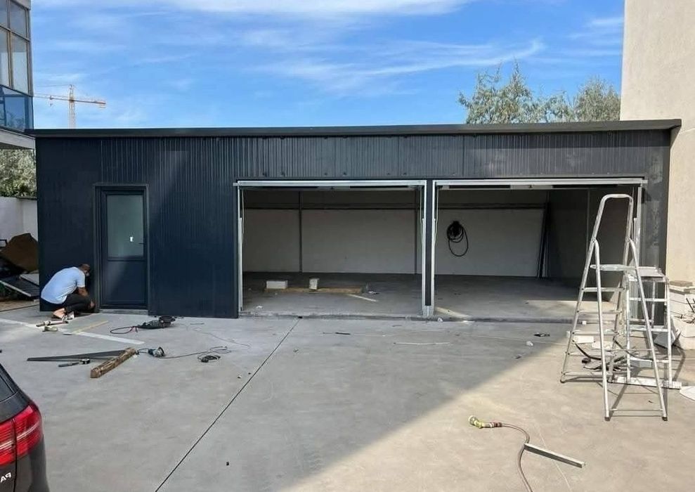 Garaje auto realizate din structură metalică și panou sandwich